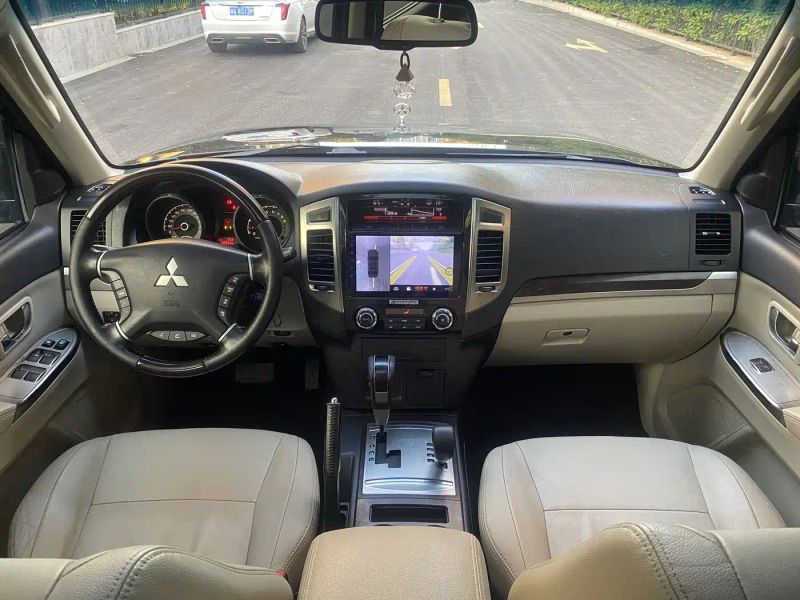 Ouland Pajero
