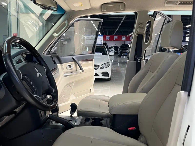 Ouland Pajero