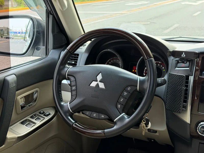 Ouland Pajero