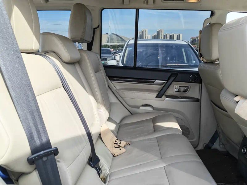 Ouland Pajero