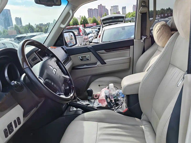 Ouland Pajero