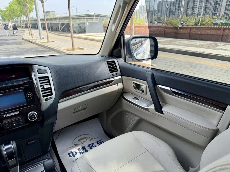 Ouland Pajero