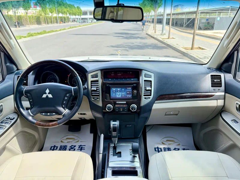 Ouland Pajero