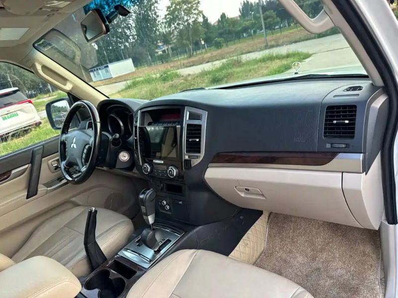 Ouland Pajero
