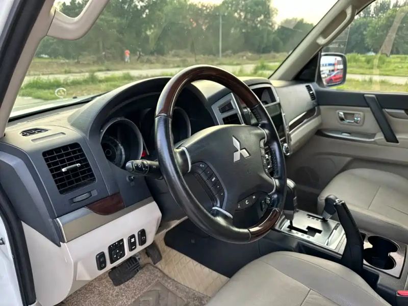 Ouland Pajero