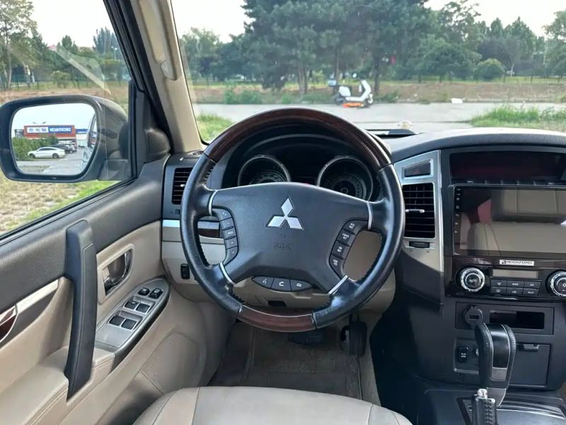 Ouland Pajero