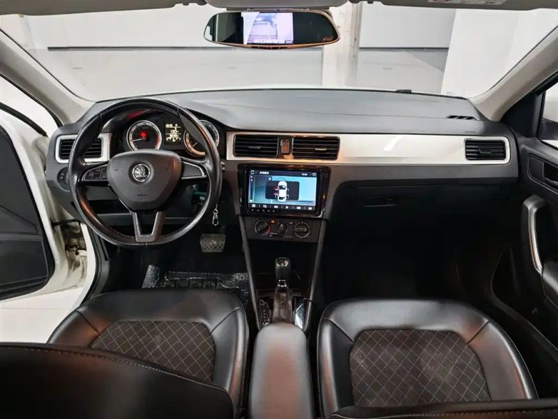 Superb Sedan