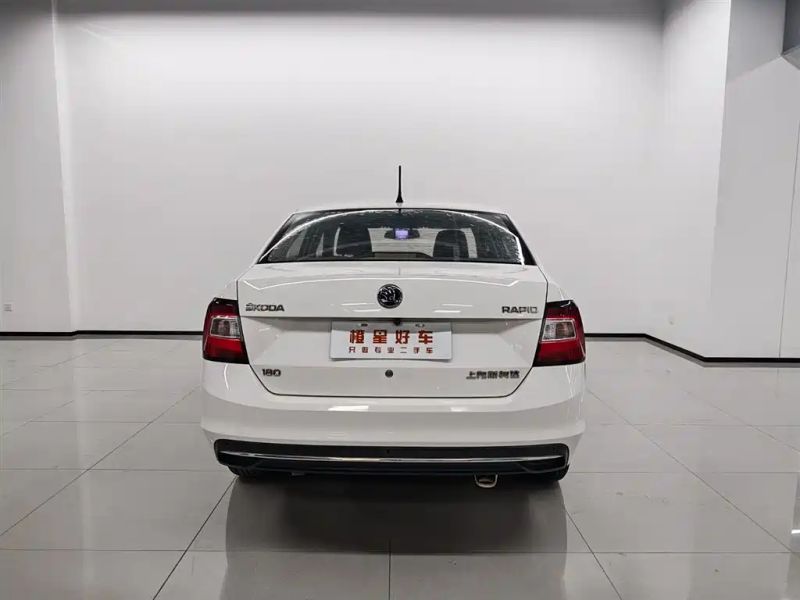 Superb Sedan