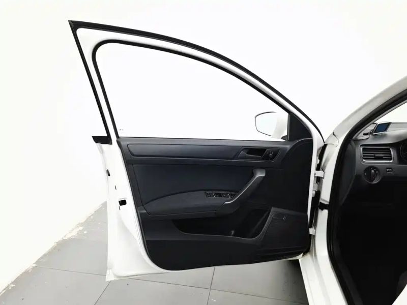 Superb Sedan