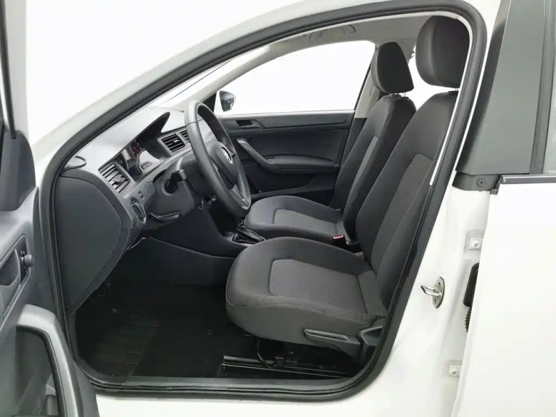 Superb Sedan