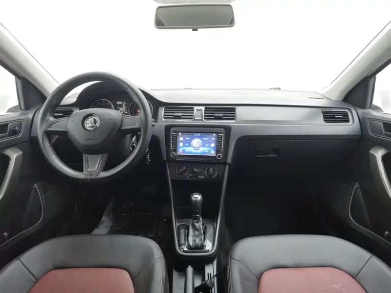 Superb Sedan