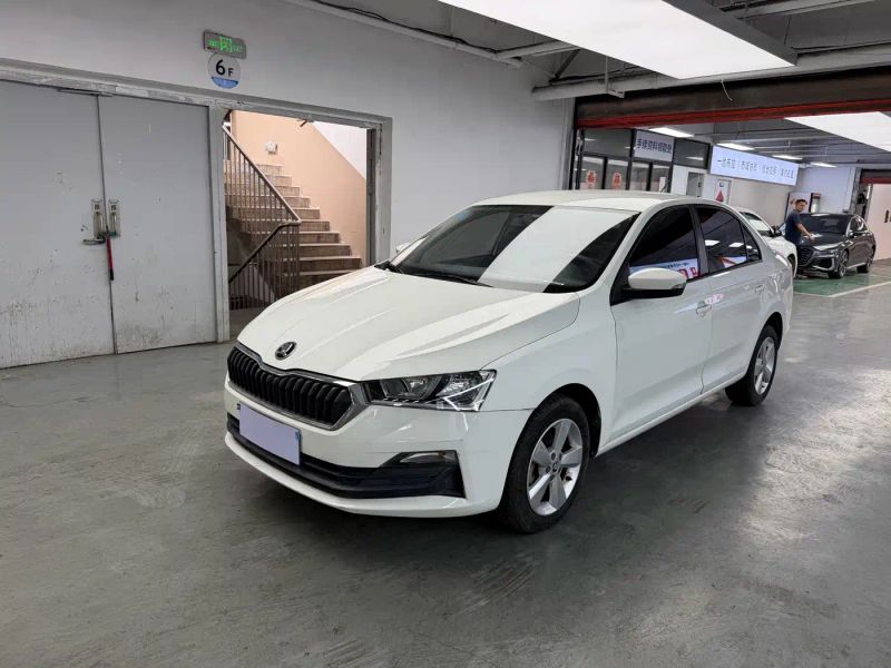 Superb Sedan