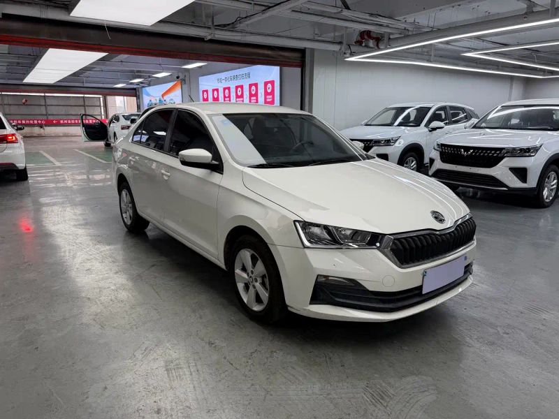 Superb Sedan