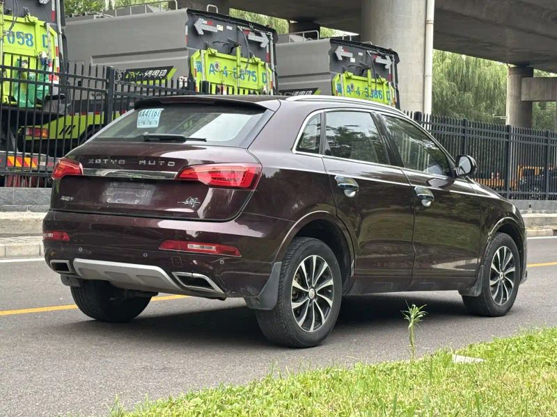 Dama Suv