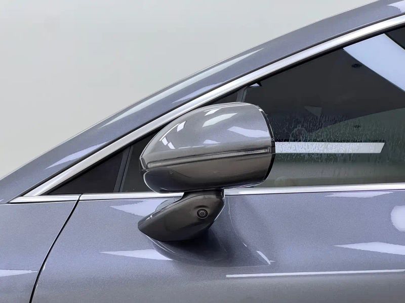 Luxeed R7