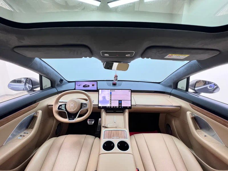 Luxeed R7