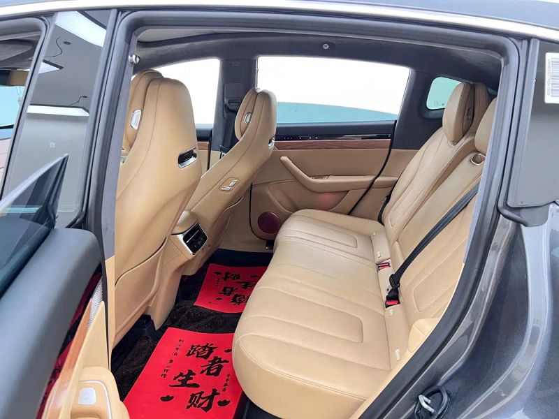Luxeed R7