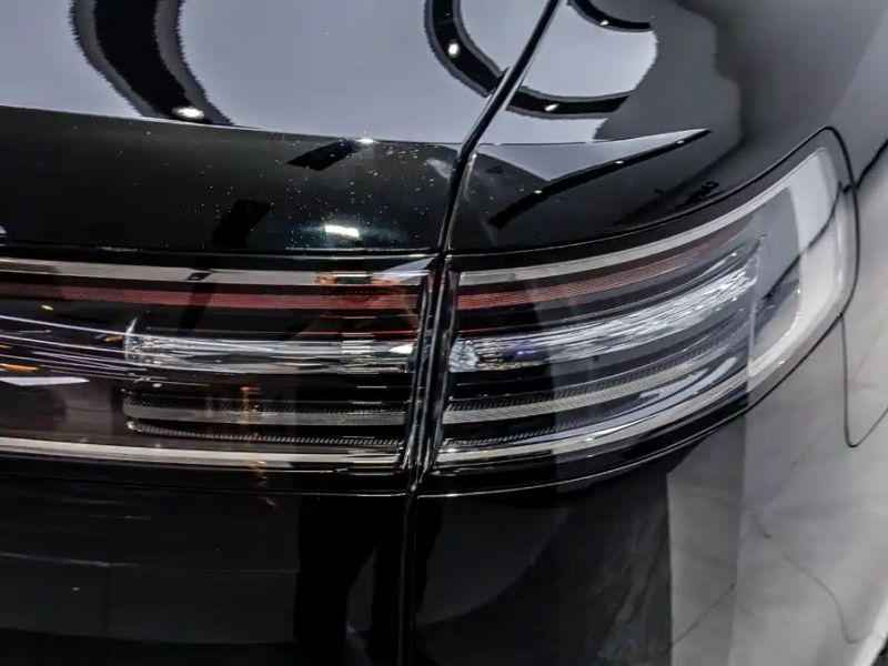 Zun_jie Suv