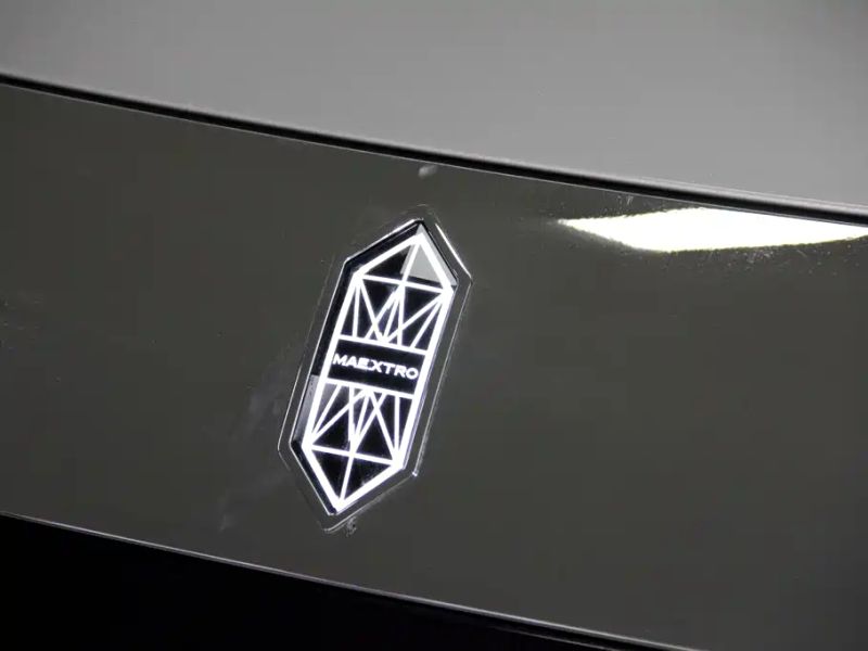 Zun_jie Suv