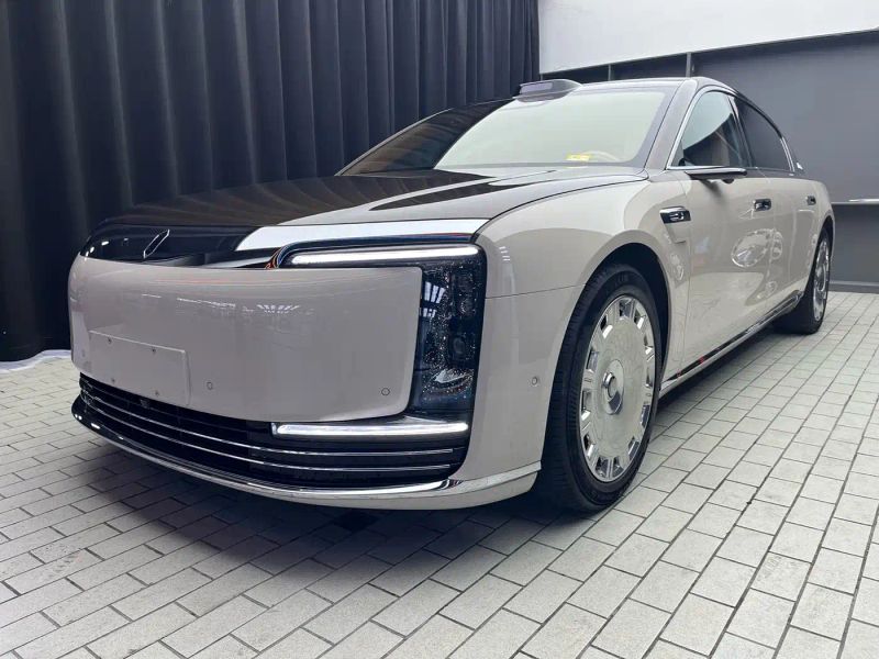 Zun_jie Suv