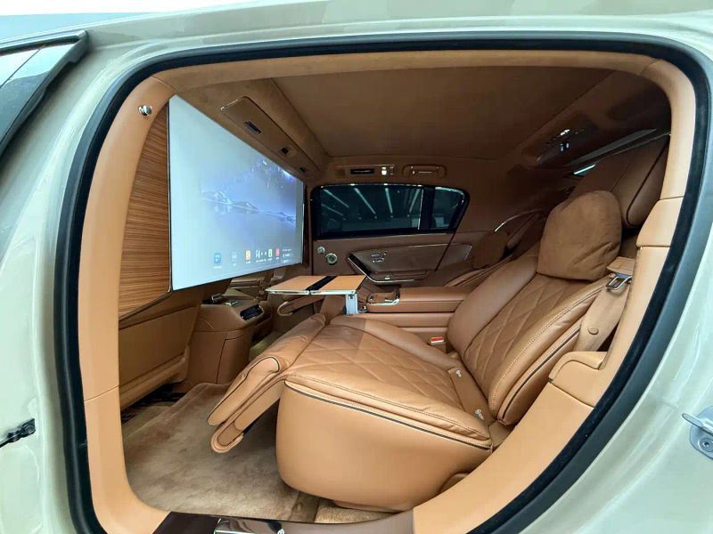 Zun_jie Suv