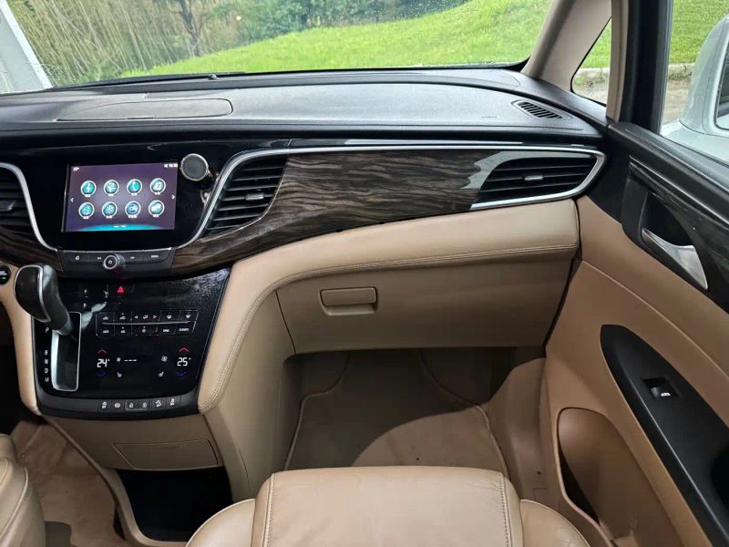 Buick Gl8