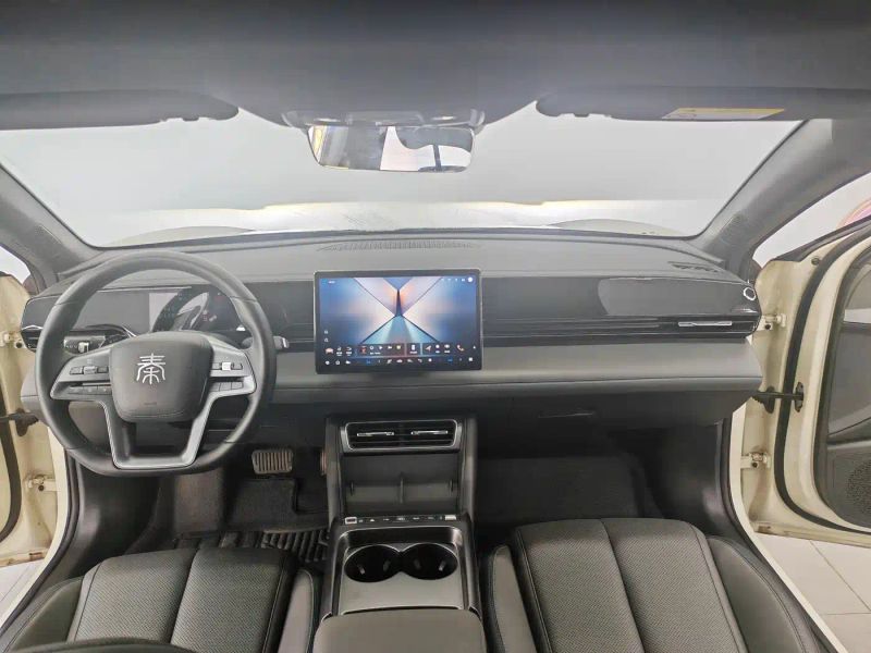 Byd L