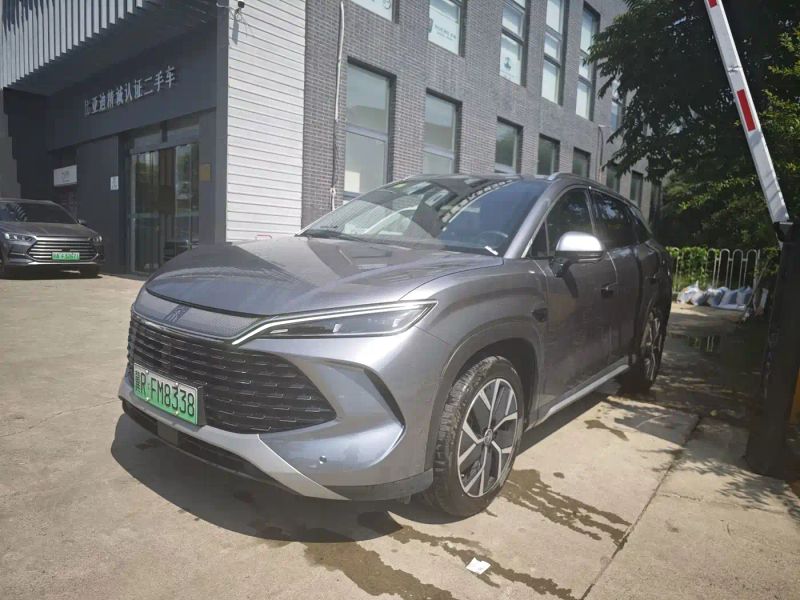 Byd L