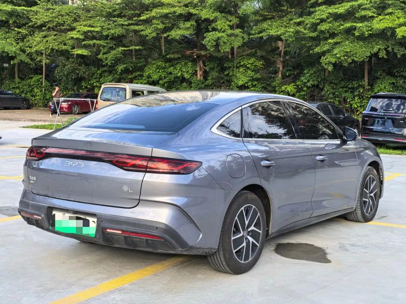 Byd L