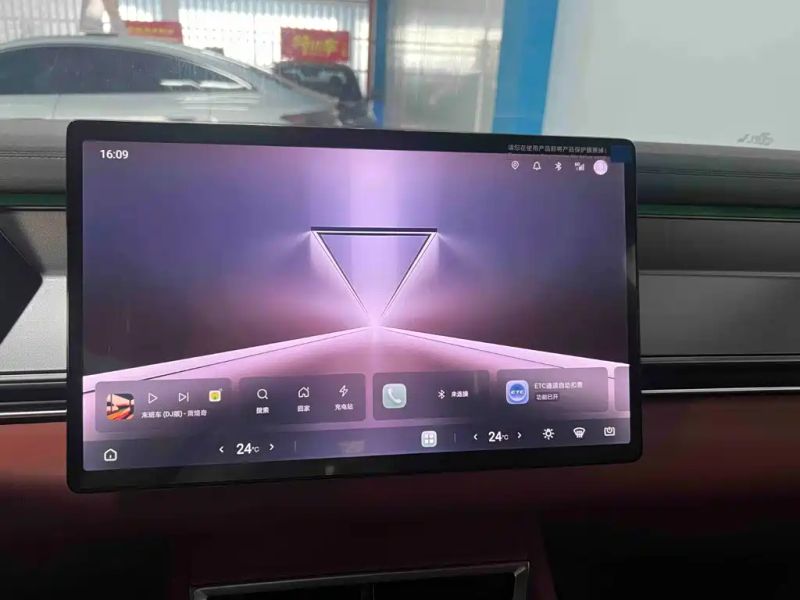 Byd L