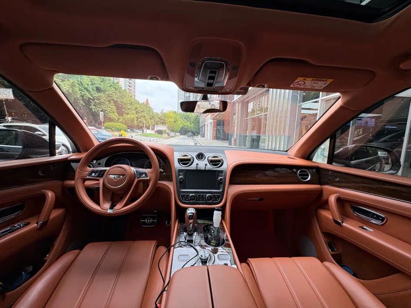 Bentley Uruz