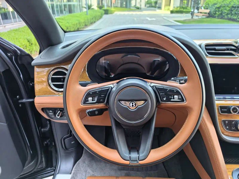 Bentley Uruz