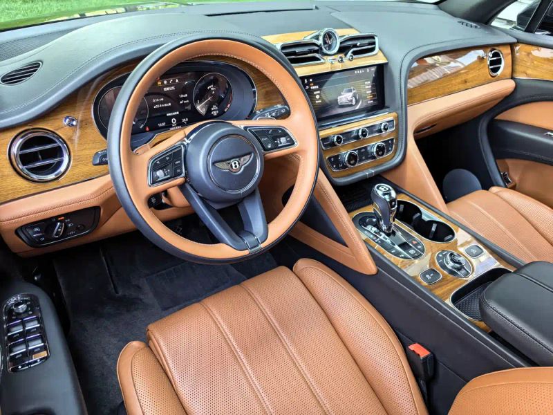 Bentley Uruz