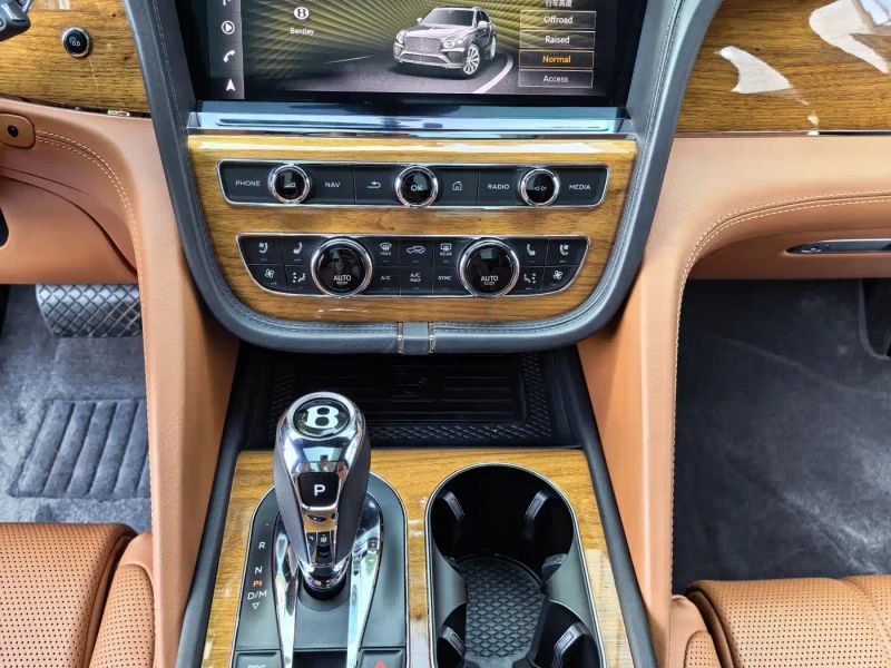 Bentley Uruz