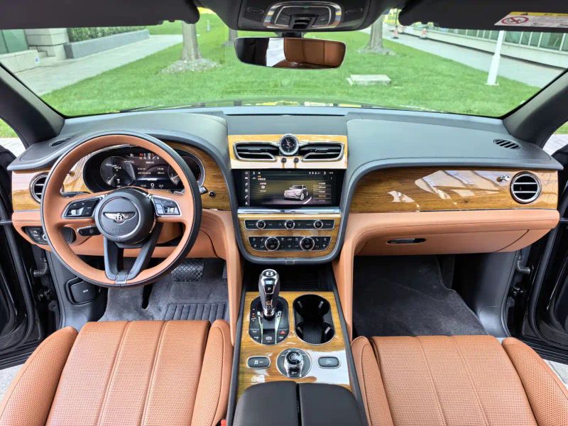 Bentley Uruz