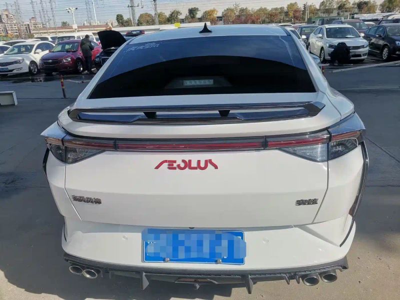 Yixuan Yixuan