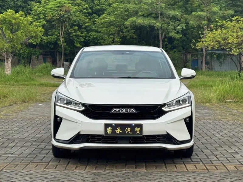 Yixuan Yixuan