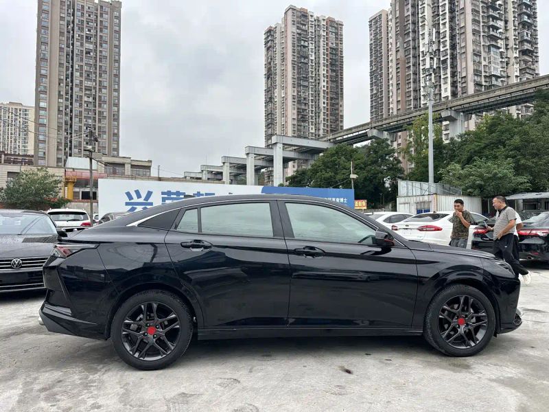Yixuan Yixuan