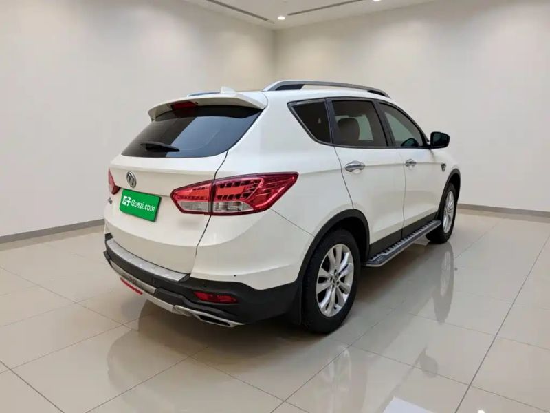 Yixuan Ax7