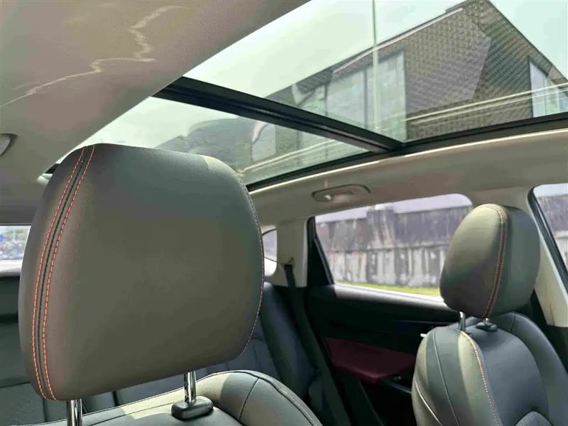 Yixuan Ax7