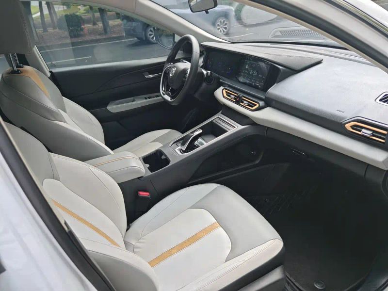 Yixuan E70