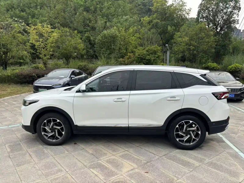 Yixuan Ax7