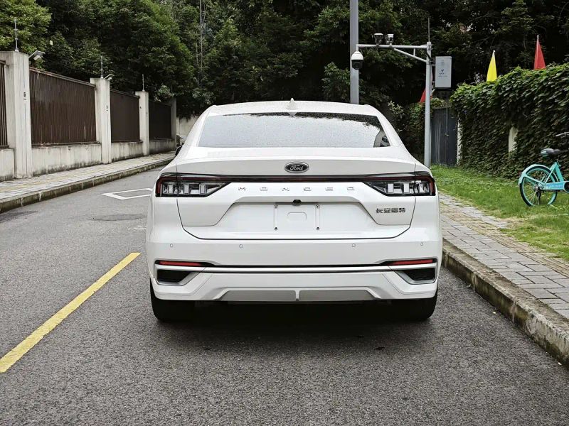 Explorer Mondeo