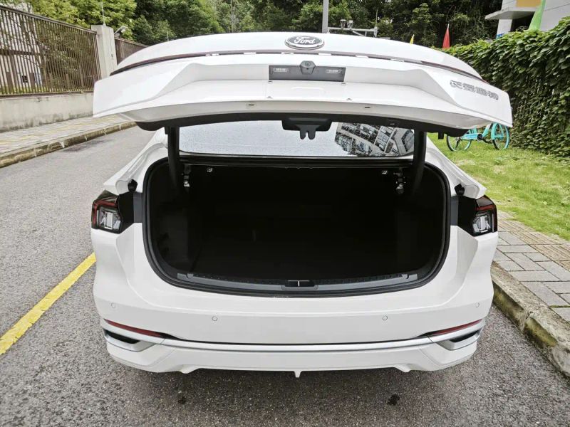Explorer Mondeo