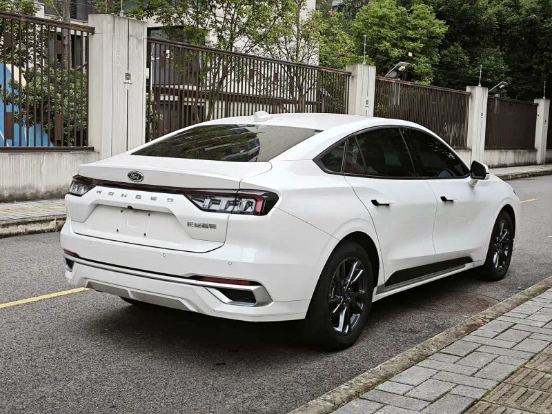 Explorer Mondeo