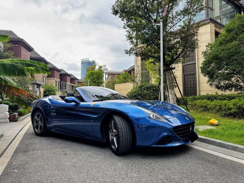 Ferrari California-t