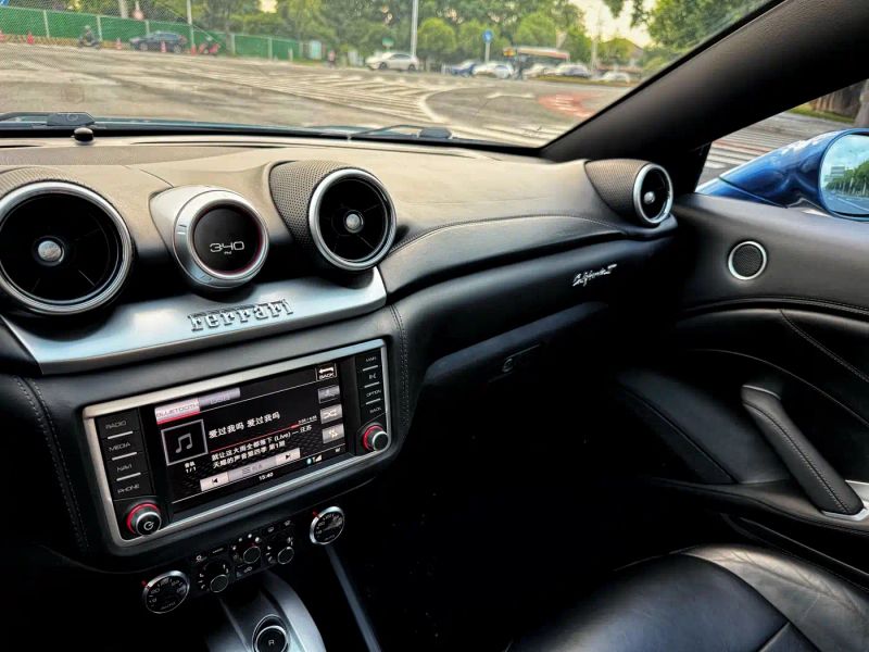 Ferrari California-t