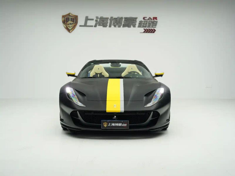 Ferrari Ferrari_812