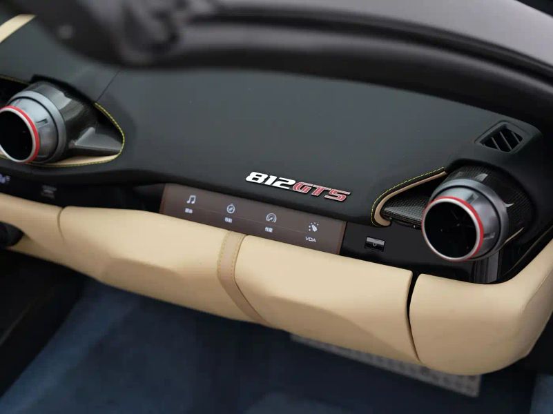 Ferrari Ferrari_812