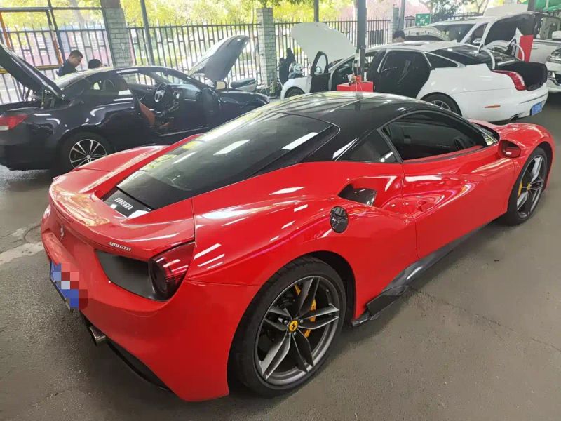 Ferrari 488